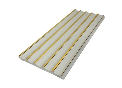 Modern räfflad PS-väggpanel med elegant finish