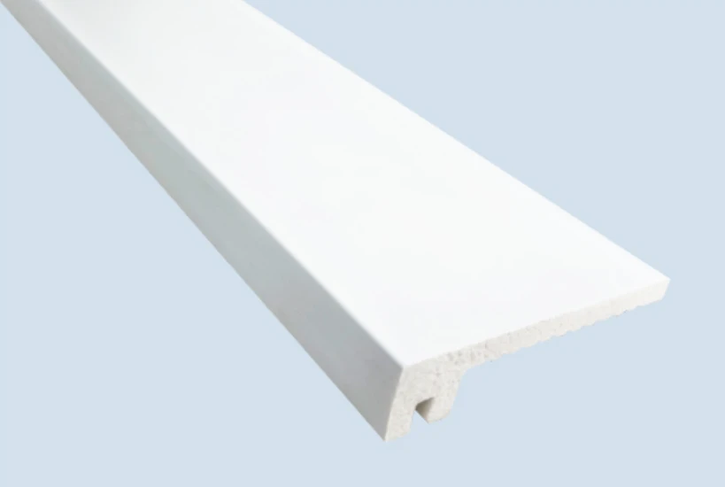 Uniform vit polystyren golvlister